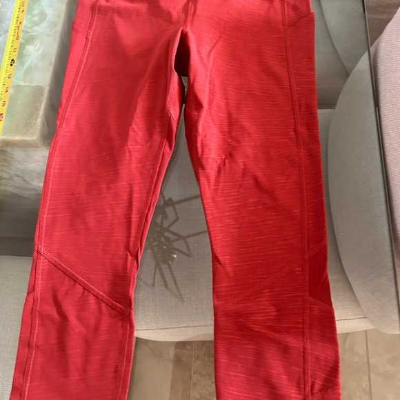 New Lulu lemon Capri leggings. Size 6 - Picture 1 of 2